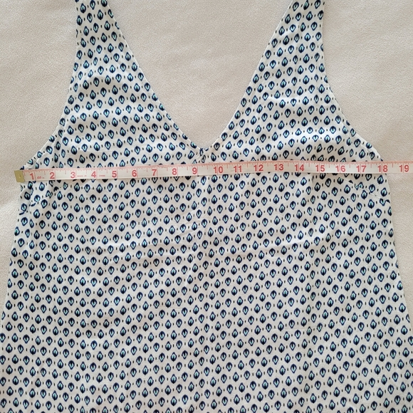 Blue Ikat Design Sleeveless Top | SIZE Large - Picture 7 of 11